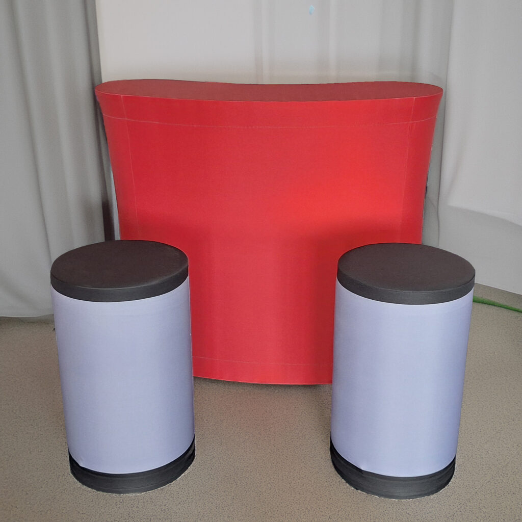 Aufblasbarer Hocker mit Branding für Messen und Promotionaktionen