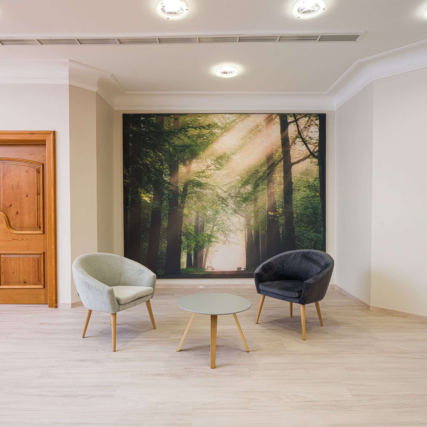 Akustik-Wandbespannung mit individuellem Fotodruck für optimierte Raumakustik