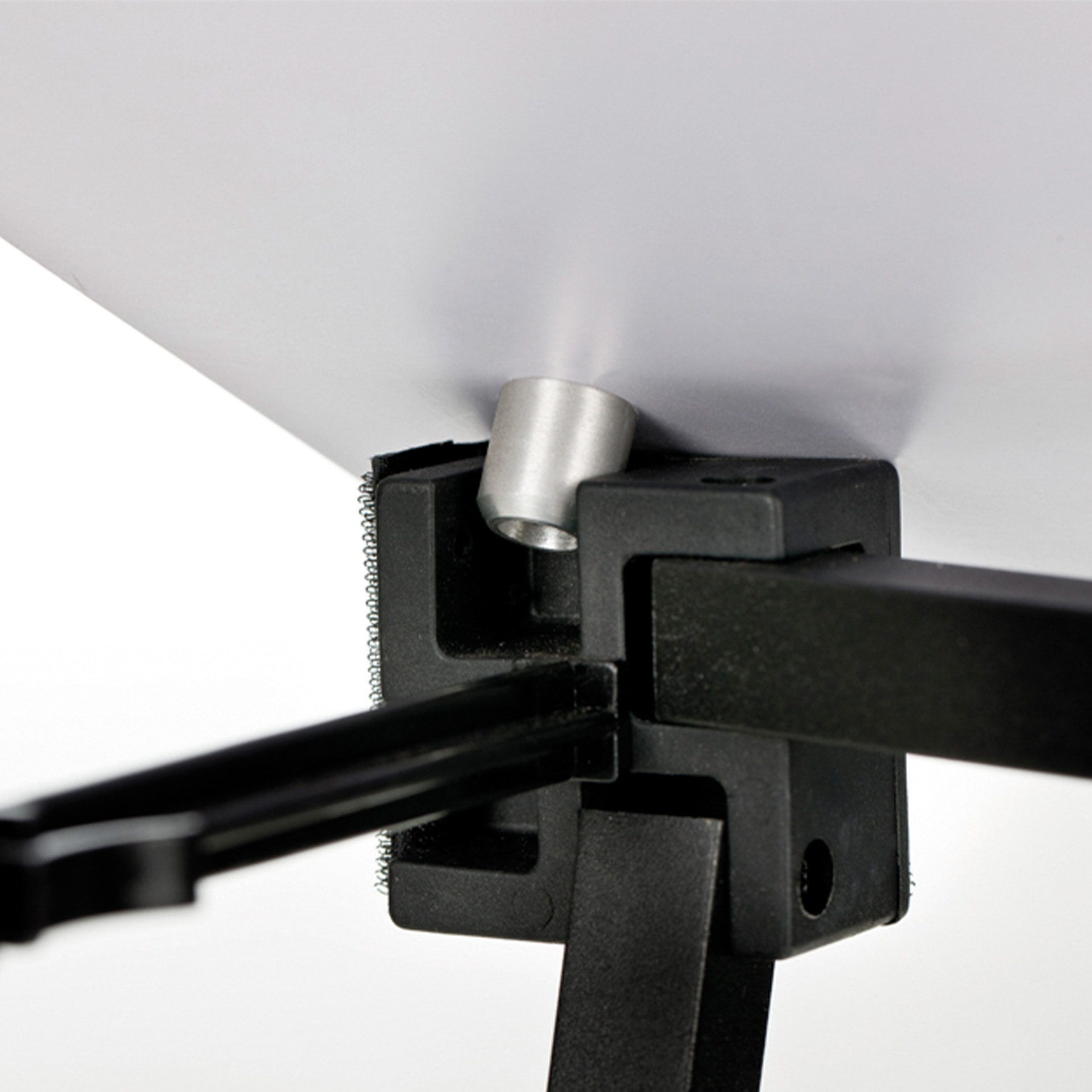 Detail einer Promotiontheke mit individuell bedruckter Frontbespannung