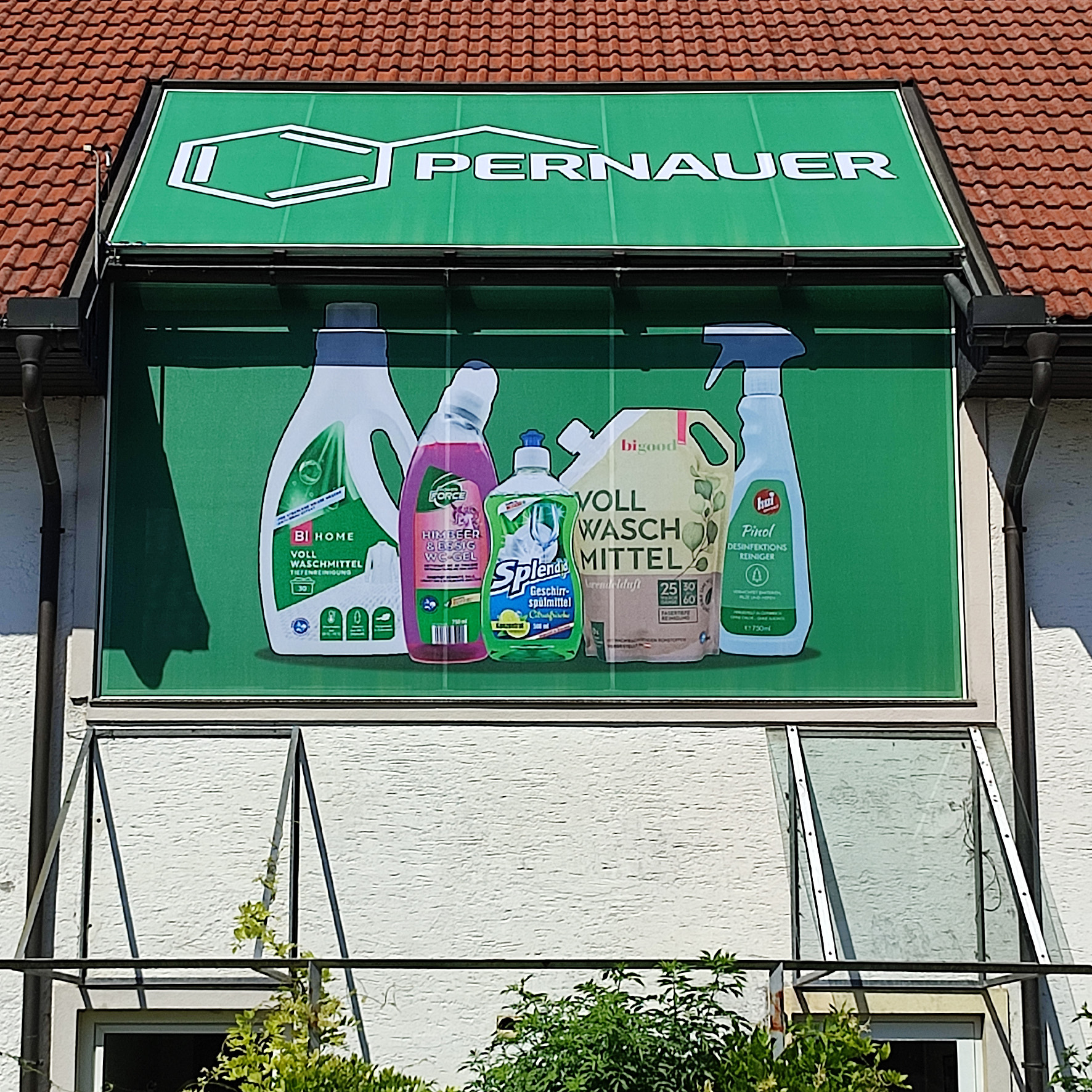 Fassadenbanner aus Mesh-Material mit individueller Bedruckung