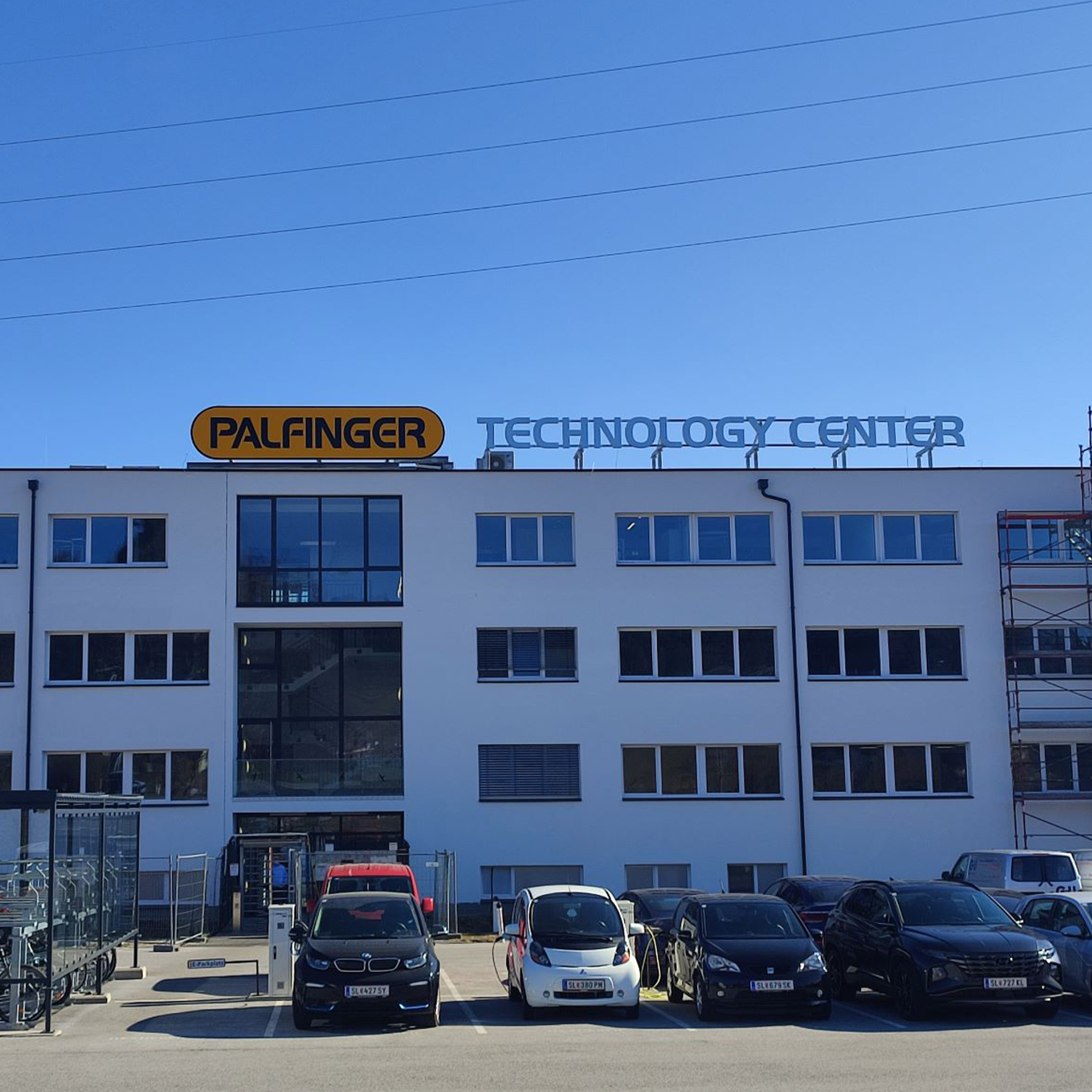 Frontansicht eines Leuchtschilds mit Acrylglas und LED-Beleuchtung