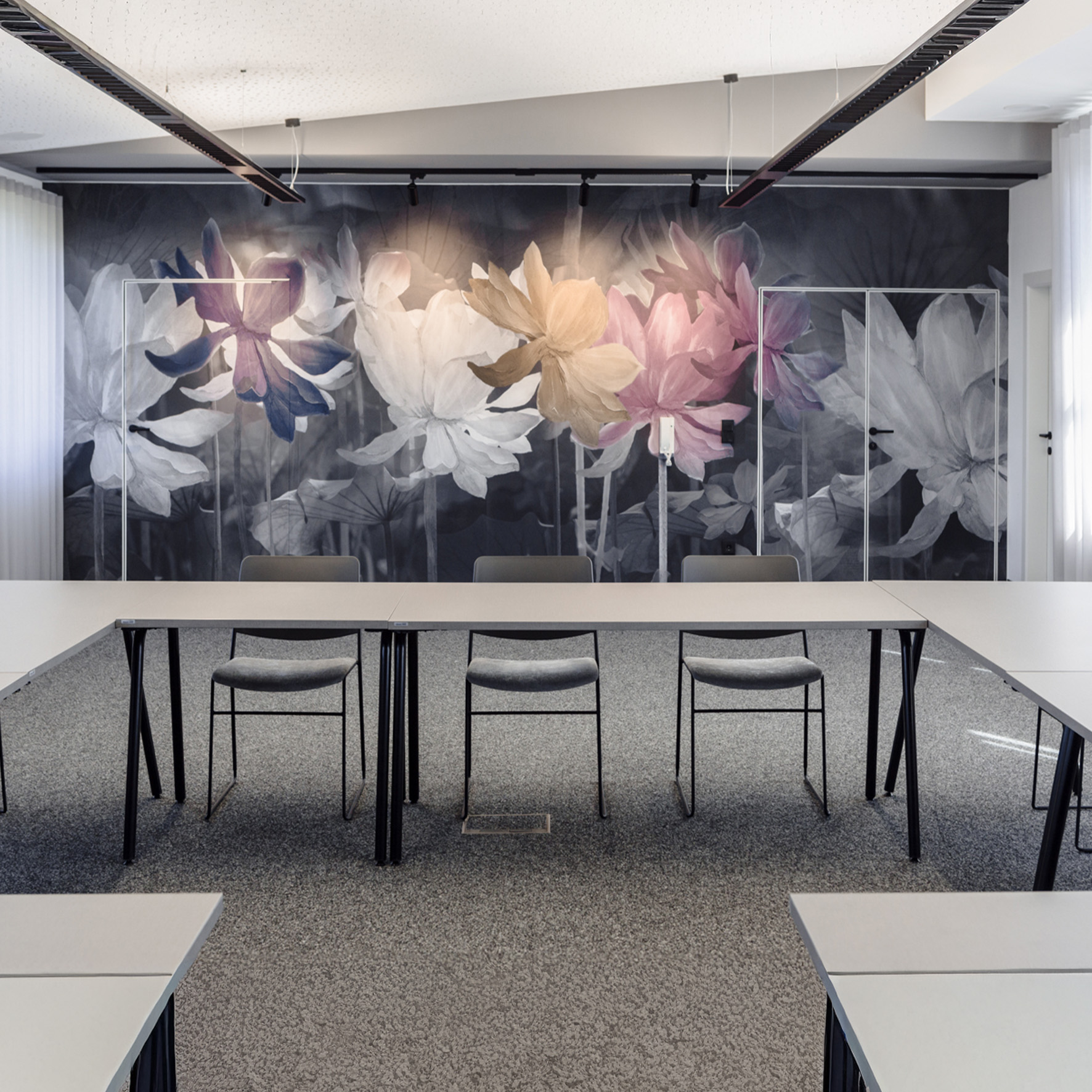 Wandgestaltung in einem Besprechungsraum mit Akustikwirkung