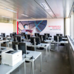 Textiler Wandrahmen mit bedrucktem Stoffmotiv und Aluminiumprofil