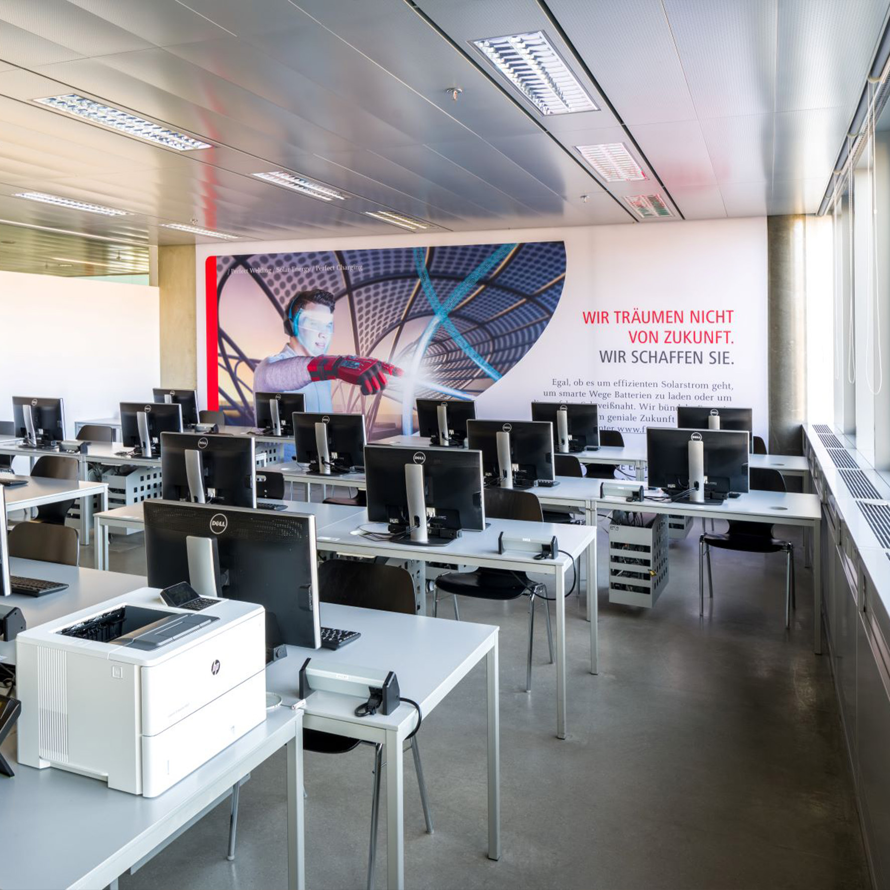 Textiler Wandrahmen mit bedrucktem Stoffmotiv und Aluminiumprofil